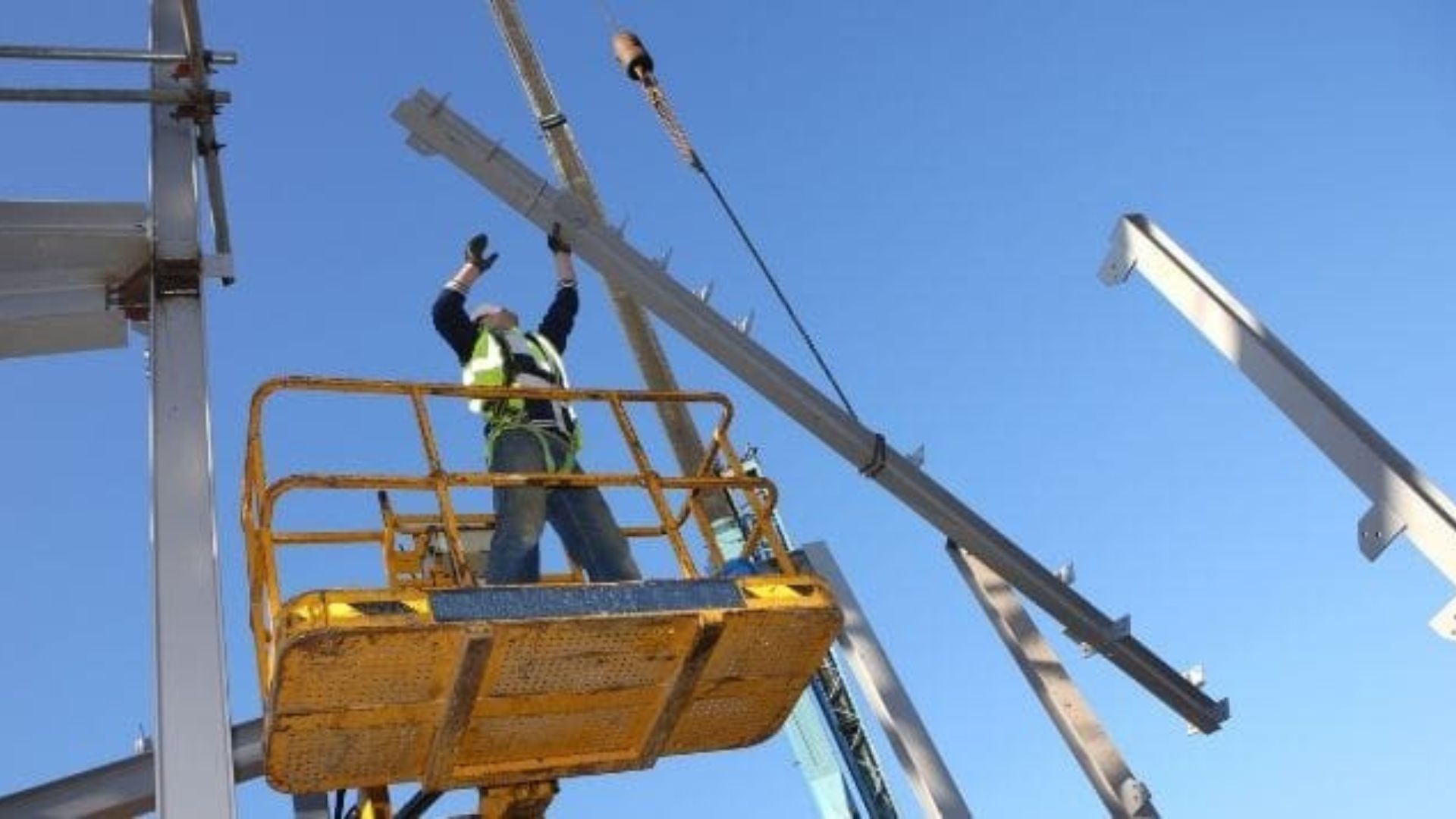 Steel Erection in UAE
